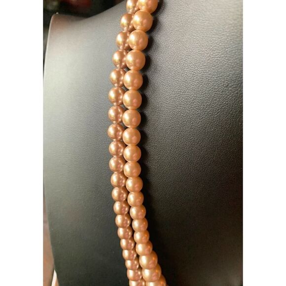 Vintage Shades of Champagne faux Pearls necklace, in Gold tone, Unmarked - Picture 2 of 4